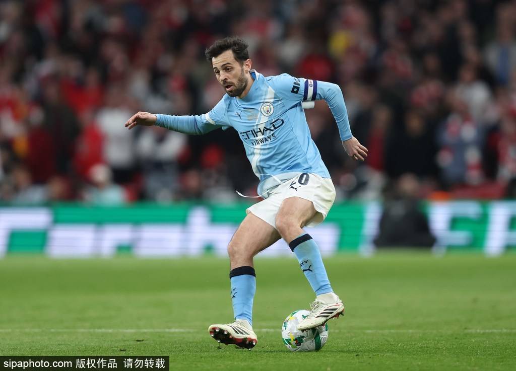 又告别一个！B席今夏自由身离开曼城 未来去向仍待定